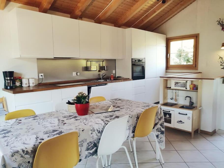 Confortable Chalet Avec Magnifique Vue En Gruyere. Charmey Exterior photo